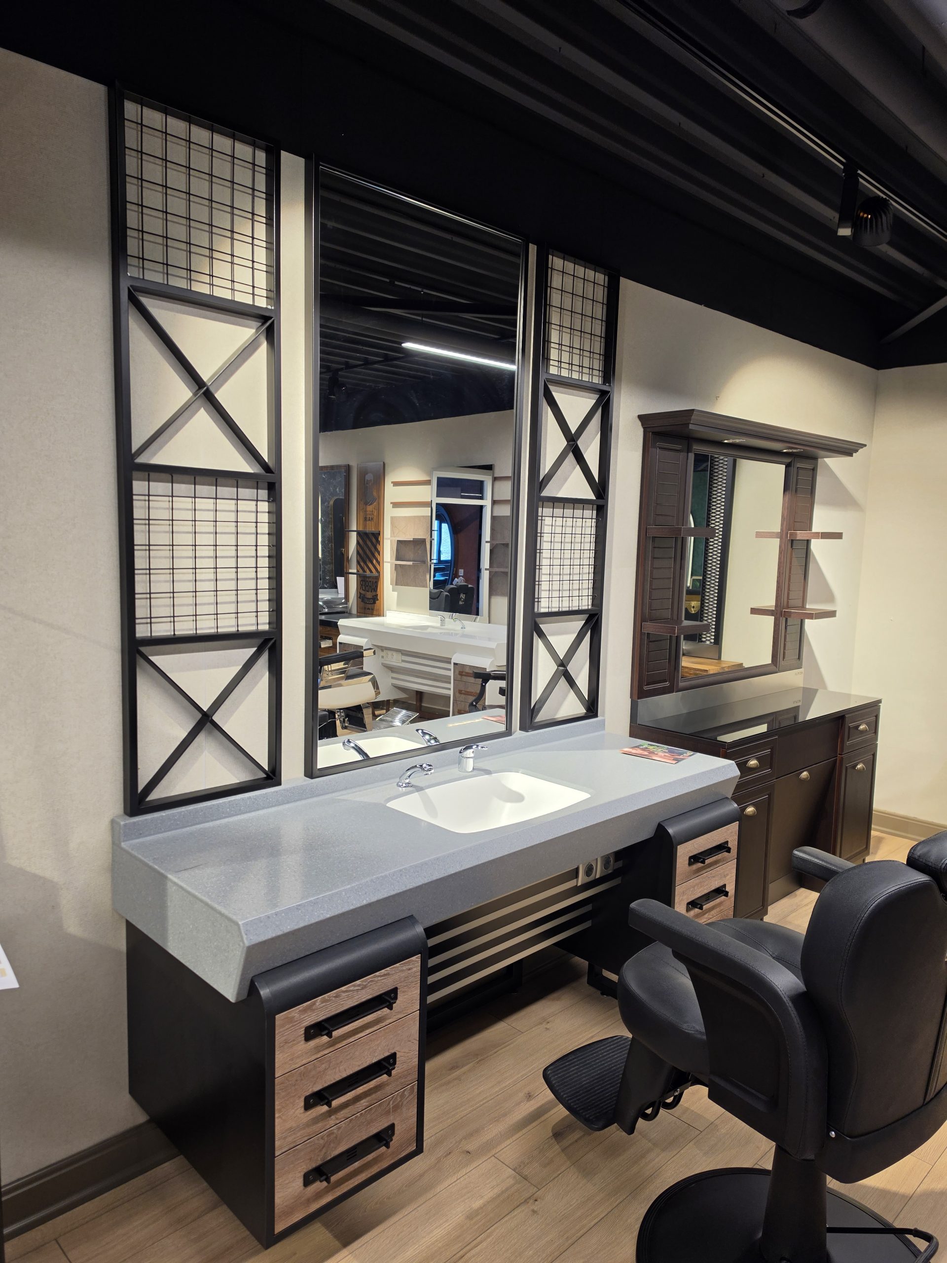 Barbier Unit Zeus Man Loft Showroommodel