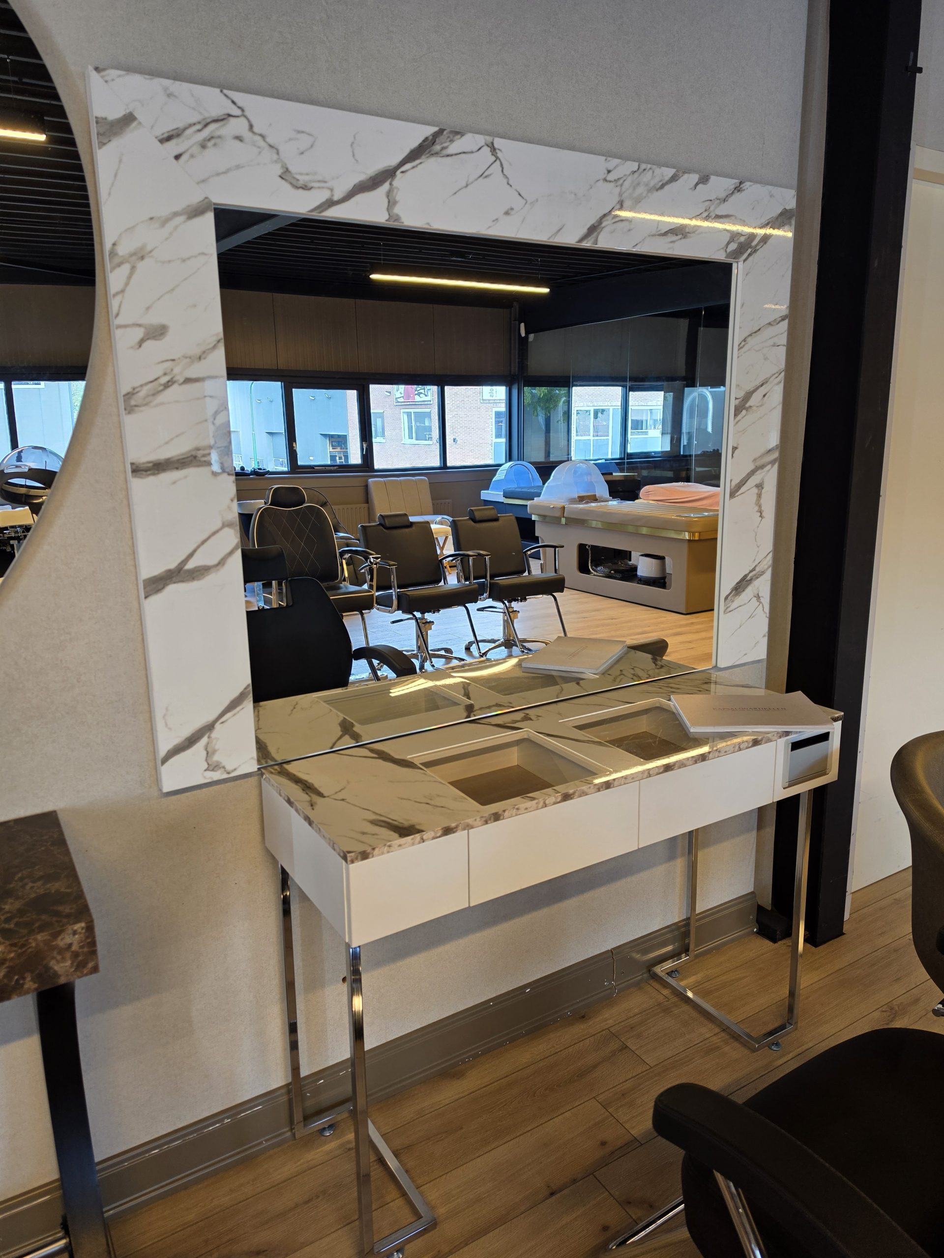 Kaptafel Makeup Marmer Showroommodel 1 Kaptafel Makeup Marmer Showroommodel